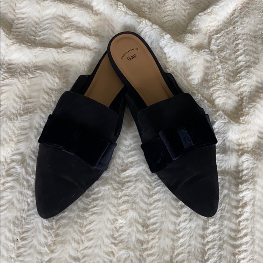 GAP velvet bow mule